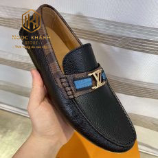 Giay luoi Louis Vuitton nam mau den vien caro nau tag xanh mui nhon 4