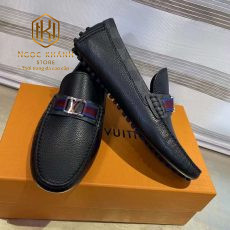 Giay luoi Louis Vuitton nam mau den vien caro tag xanh do mui nhon 3