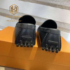 Giay luoi Louis Vuitton nam mau den vien caro tag xanh mui nhon 3