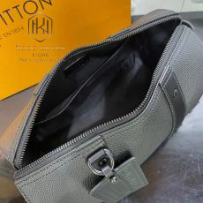 Túi du lịch Louis Vuitton