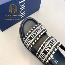 dep dior nam quai hau hoa tiet logo Christian Dior 5