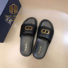 dep dior nam quai ngang mau den hoa tiet khoa logo vang 3