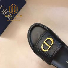 dep dior nam quai ngang mau den hoa tiet khoa logo vang 5