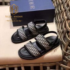 dep nam dior quai hau mau den hoa tiet logo nho bo vien 4