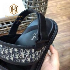 dep nam dior quai hau mau den hoa tiet logo nho bo vien 6