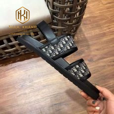 dep nam dior quai hau mau den hoa tiet logo nho bo vien 8