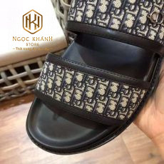 dep nam dior quai hau mau den hoa tiet logo nho bo vien 9