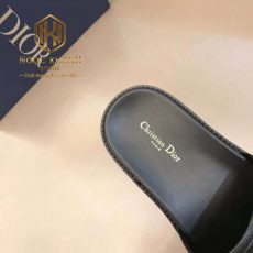 dep nam dior quai ngang mau den hoa tiet logo nho bo vien 3