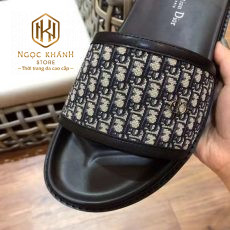 dep nam dior quai ngang mau den hoa tiet logo nho bo vien 6