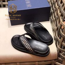 dep nam dior xo ngon mau den hoa tiet logo nho bo vien 5