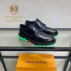 giay Louis Vuitton nam mau den hoa tiet logo de xanh 4
