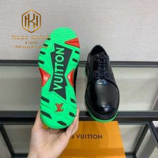 giay Louis Vuitton nam mau den hoa tiet logo de xanh 7