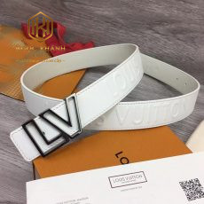 that lung louis vuitton nam in chu hoa tiet khoa trong mat den day trang 1