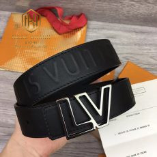 that lung louis vuitton nam in chu hoa tiet khoa trong mat trang day den 1