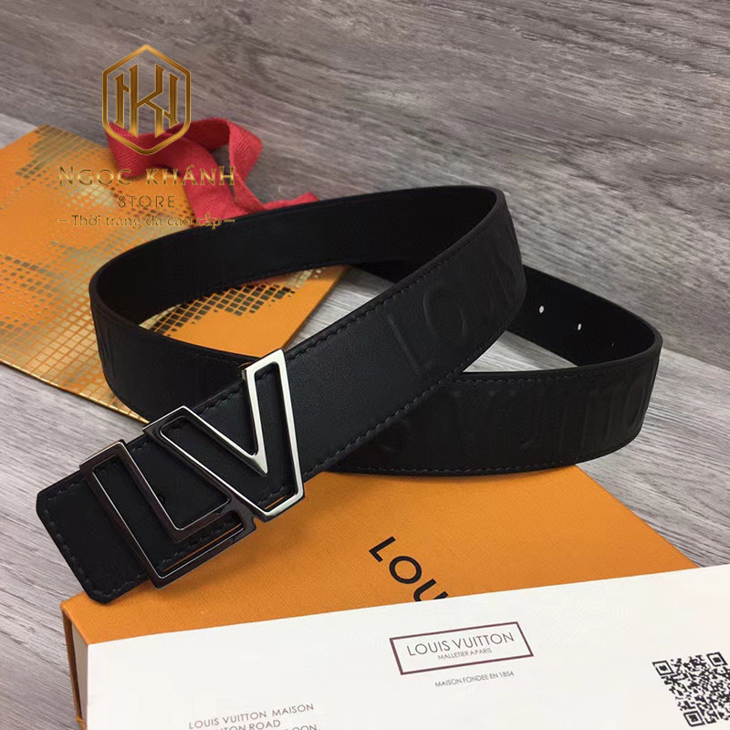 that lung louis vuitton nam in chu hoa tiet khoa trong mat trang day den 5 1