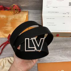 That lung Louis Vuitton nam