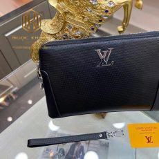 vi nam louis vuitton cam tay da san khoa so logo trang 7