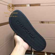 Dep balenciaga nam mau den hoa tiet chu new york trang 9