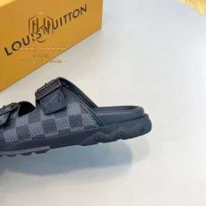 Dep louis vuitton nam mau den hai quai cai khoa hoa tiet caro 6