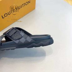 Dep louis vuitton nam quai cheo mau den hoa tiet hoa chim 7