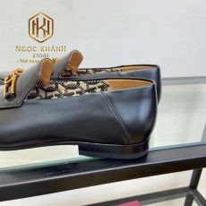 giay luoi salvatore ferragamo nam mau den da bong khoa vang 5