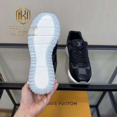 giay nam louis vuitton mau den hoa tiet caro xam 5