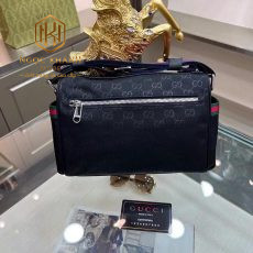 tui deo cheo gucci mau den hoa tiet in logo day xanh do 4