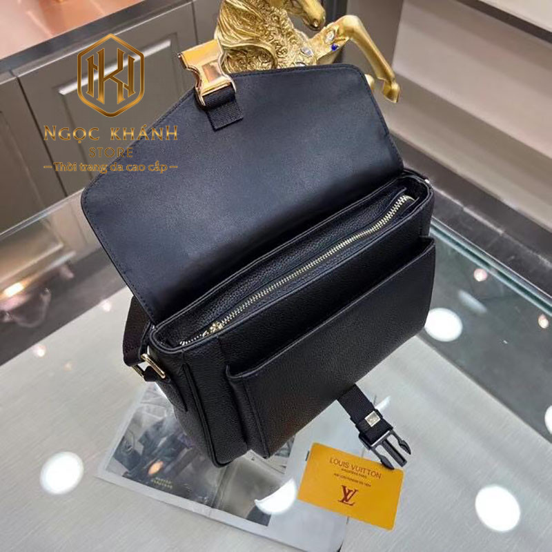tui deo cheo louis vuitton mau den dap logo nap day khoa cai 4 1
