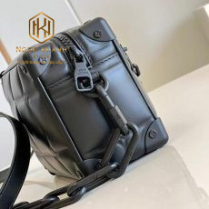 Túi đeo chéo Louis Vuitton nam