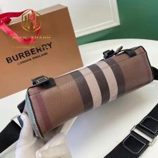 tui deo cheo nam burberry hoa tiet ke den dang khoa cai 3