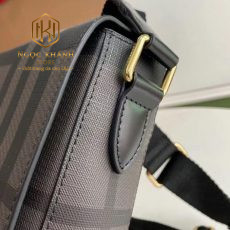 Túi đeo chéo nam Burberry