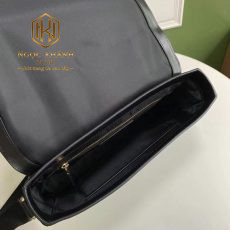 Tui deo cheo nam Burberry