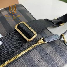 tui deo cheo nam burberry hoa tiet ke o mau nau nap day 6