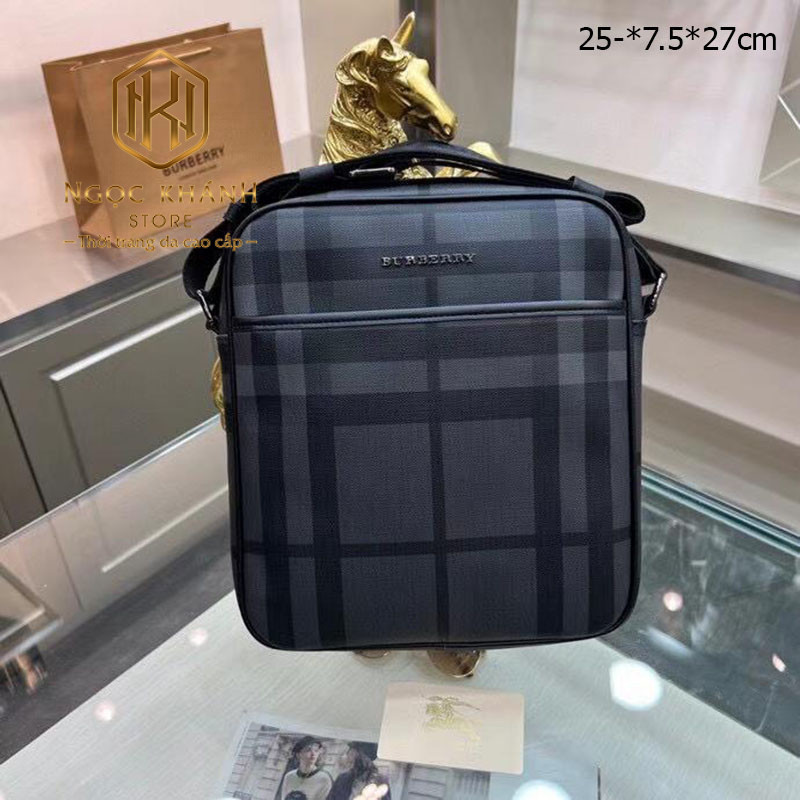 Tui deo cheo nam Burberry
