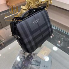 Túi đeo chéo nam burberry