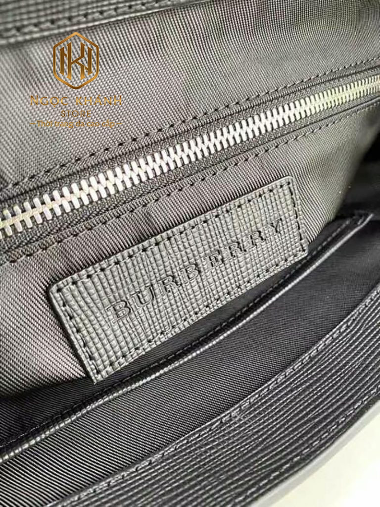 Tui deo cheo nam Burberry