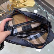 Túi đeo chéo nam burberry