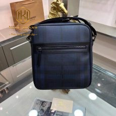 tui deo cheo nam burberry hoa tiet ke o mau xanh logo noi 6