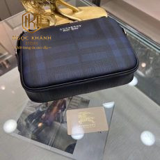 Túi đeo chéo nam Burberry