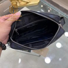 tui deo cheo nam burberry hoa tiet ke o mau xanh logo noi dang ngang 8