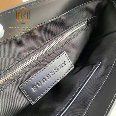 tui deo cheo nam burberry hoa tiet ke o mau xanh nap day 3