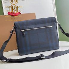 tui deo cheo nam burberry hoa tiet ke o mau xanh nap day 5 1