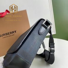 tui deo cheo nam burberry hoa tiet ke o mau xanh nap day 8