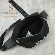 Tui deo ngang nam Burberry