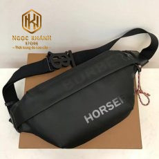 tui deo ngang nam burberry mau den hoa tiet in chu bong 2 1