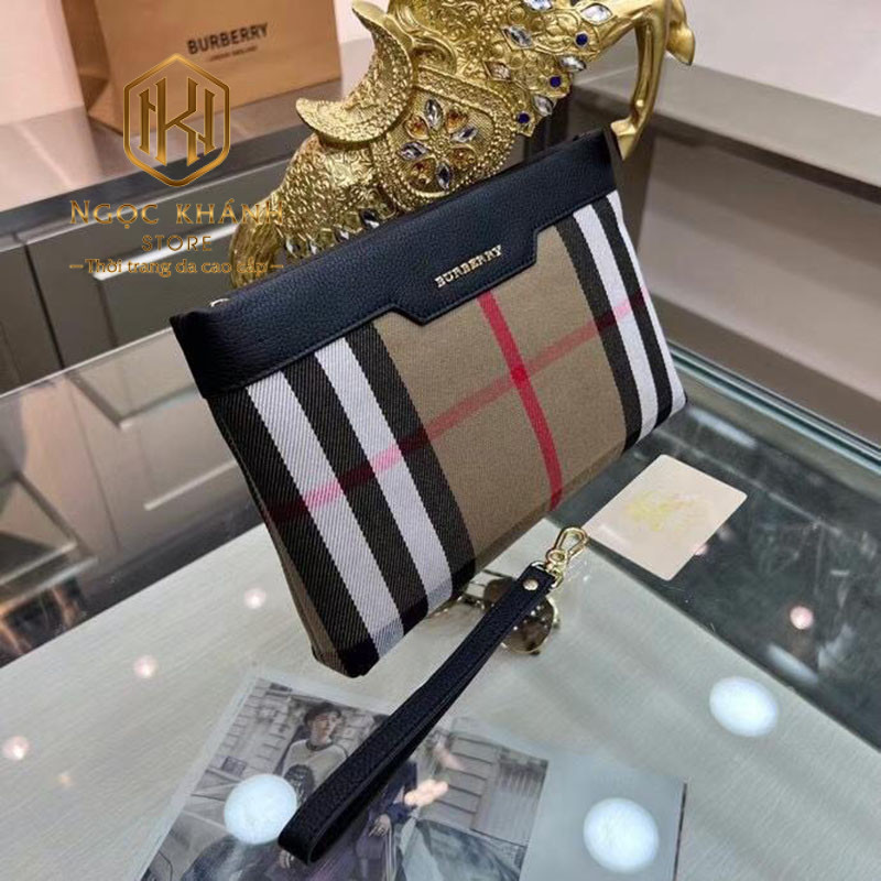 vi nam burberry cam tay mau nau hoa tiet ke soc 3 1