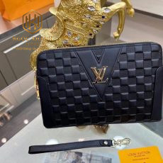 vi nam louis vuitton cam tay hoa tiet caro chim dang hai khoa 3