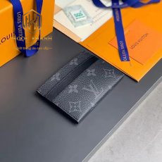 Ví nam Louis Vuitton