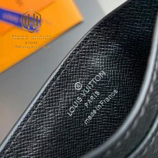 Ví nam Louis Vuitton