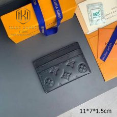 vi nam louis vuitton dung the mau den hoa tiet dap hoa logo2